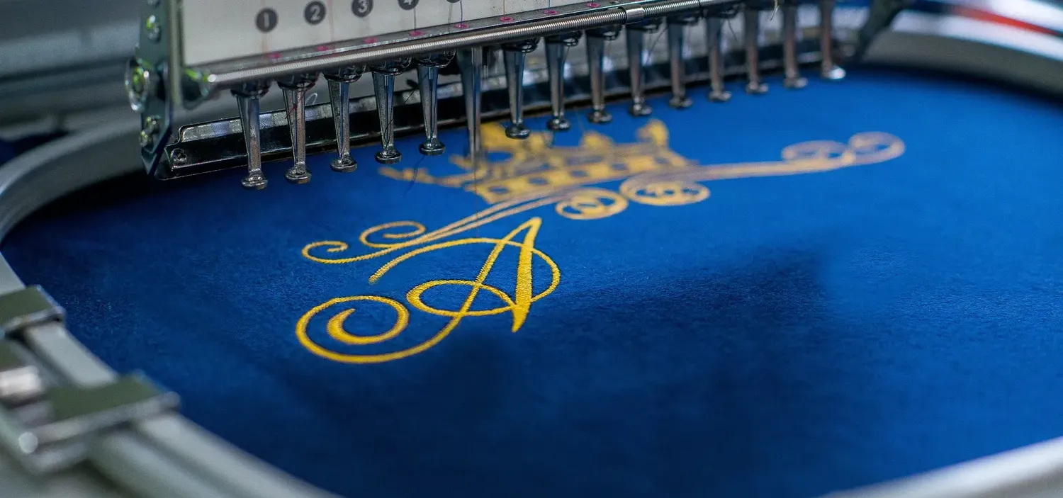 Stickerei für Arbeitskleidung, Lederhosen, Tshirts, Caps, Jacken, Speisekarten uvm. - direkt aus Dingolfing - Landau