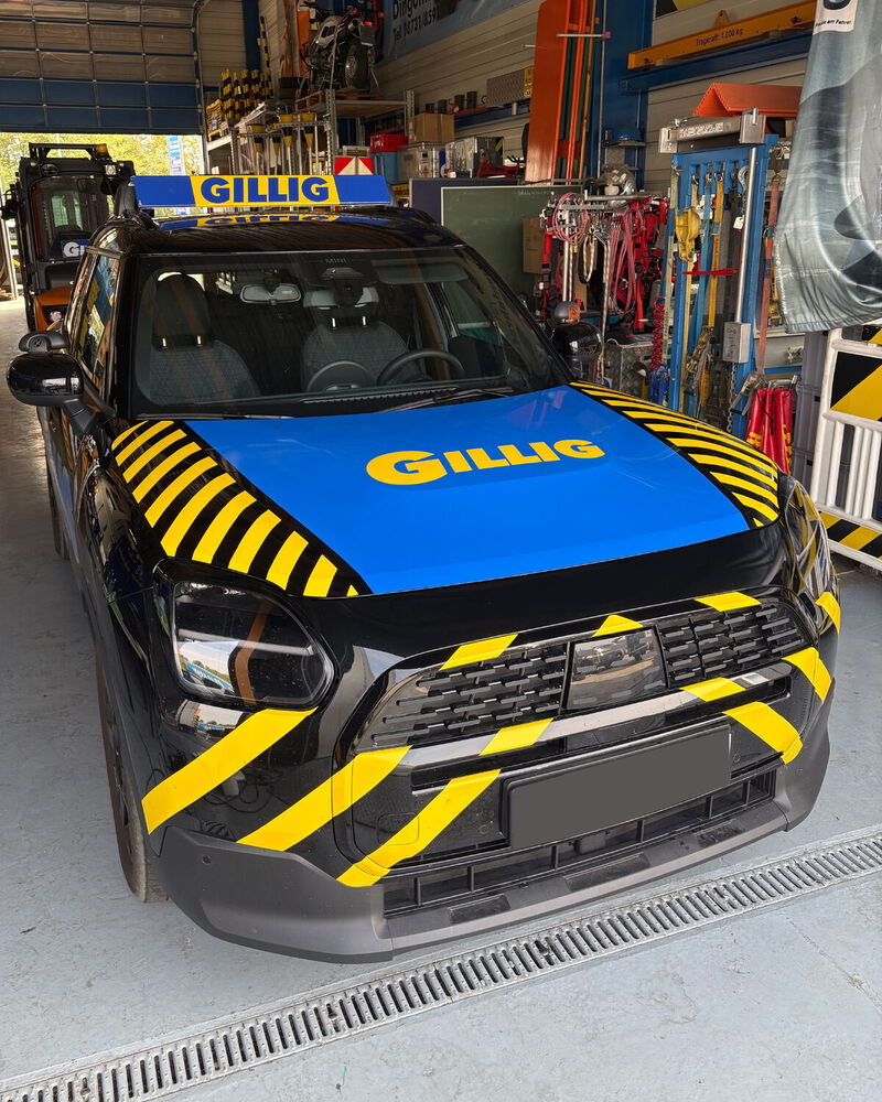 Fahrschul Auto Beschriftung mit Motorhaube Teilfolierung
