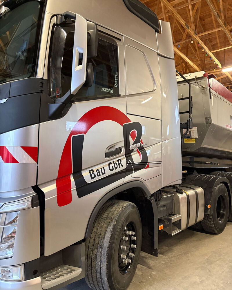 LKW Beschriftung für Bau Firma