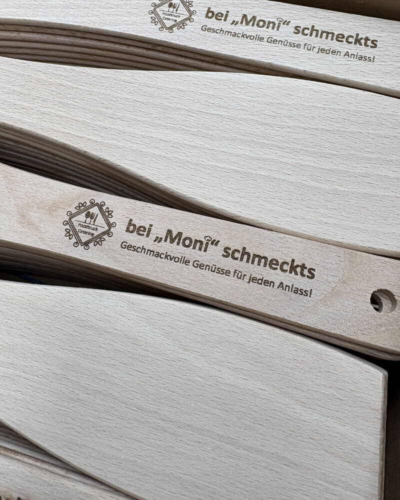 Pfannenwender aus Holz gelasert mit Logo